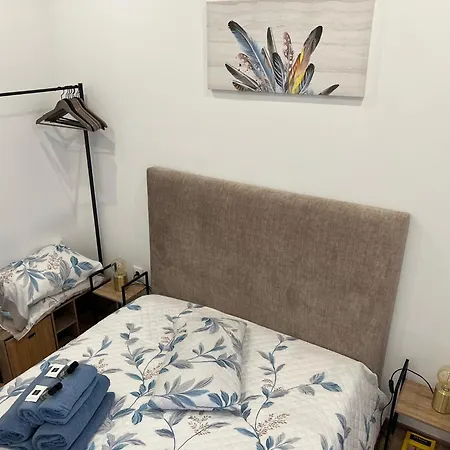 Francisca House * 加亚新城