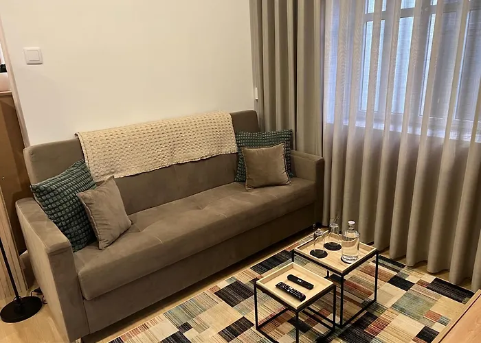 Francisca House * 加亚新城